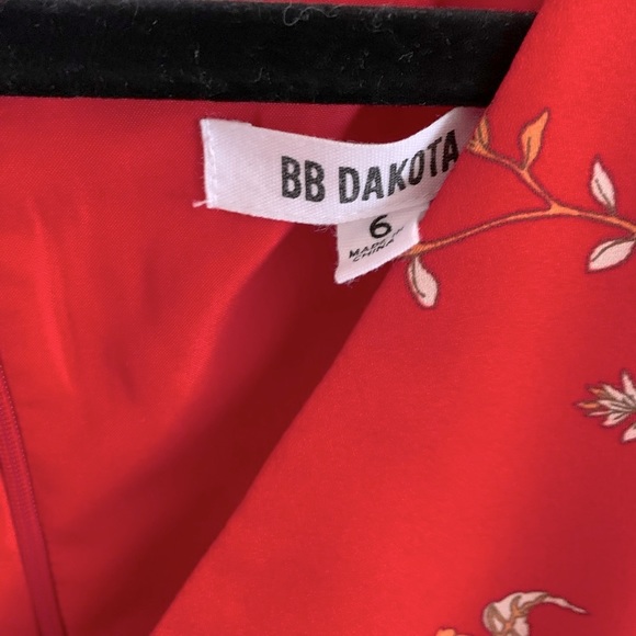 Red Floral Mini Dress with Flutter Sleeves & Ruffle Hem by BB Dakota - Size 6 - Picture 7 of 14